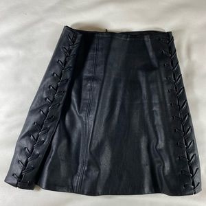 Black leather skirt with fun details S